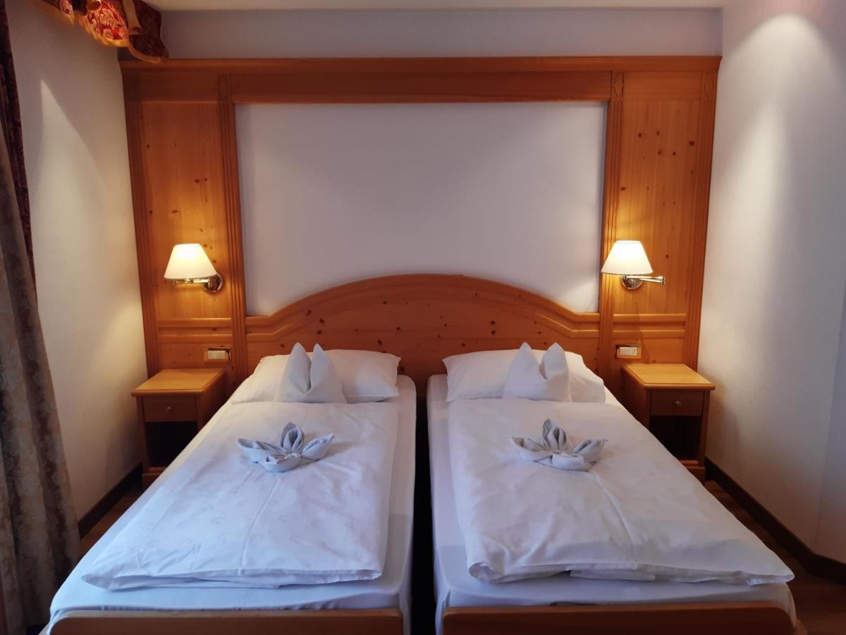 Garni Franca B&B 塞尔瓦迪加尔代纳山谷 外观 照片