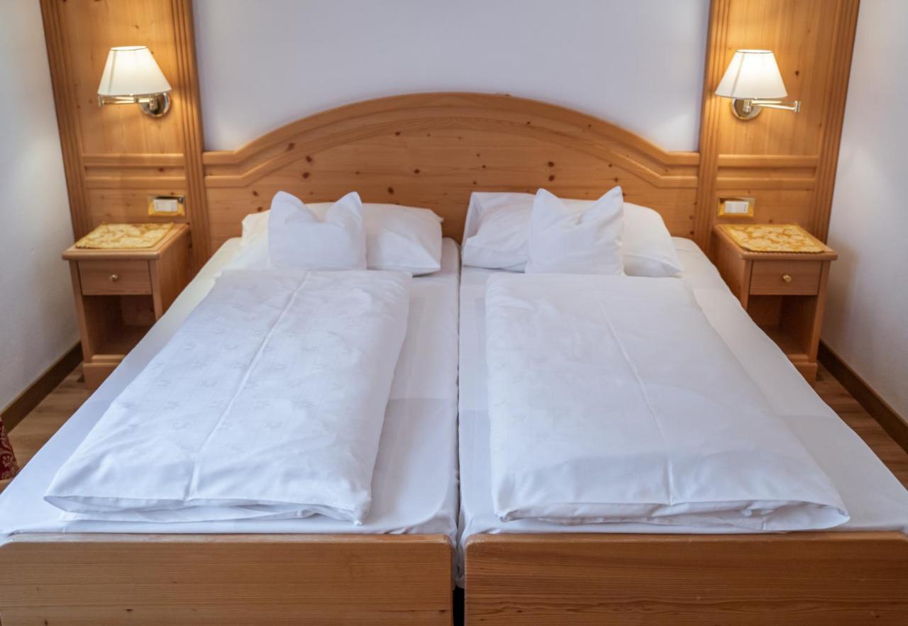 Garni Franca B&B 塞尔瓦迪加尔代纳山谷 外观 照片