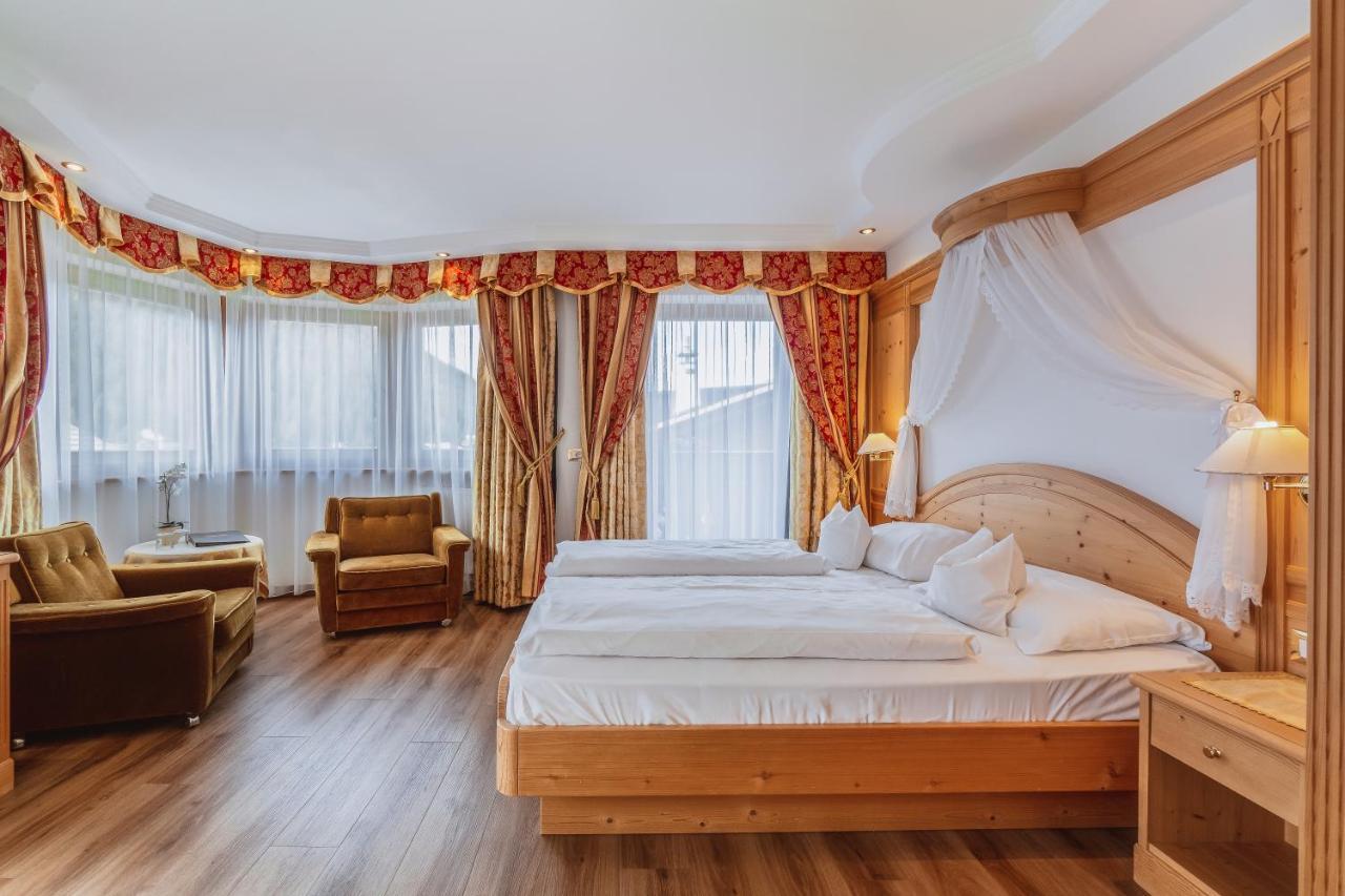 Garni Franca B&B 塞尔瓦迪加尔代纳山谷 外观 照片