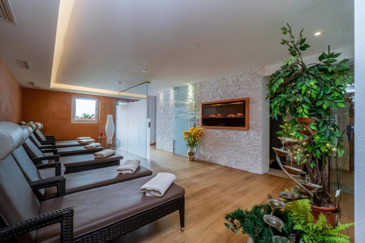 Garni Franca B&B 塞尔瓦迪加尔代纳山谷 外观 照片